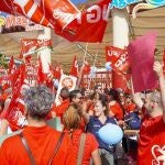 Sevilla.-Sindicatos cifran en un 98% la huelga en Isla Mágica y reclaman "salarios decentes" y "condiciones dignas"