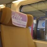 Interior de un tren AVE de Renfe en la estación de Nimes, Francia