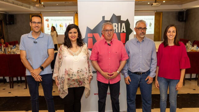 Silvia Largo, a la derecha, junto a Carlos Vallejo, Ángel Ceña, Rosalía Peña y Fernando Arévalo