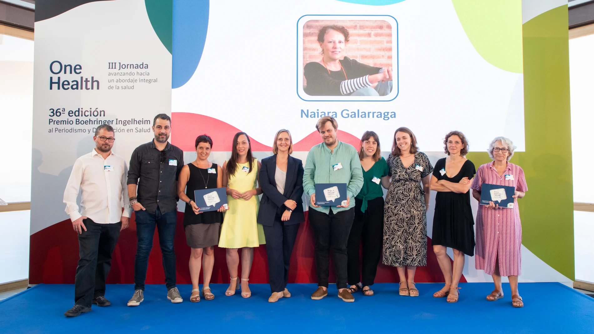 Los premiados y finalistas, junto a la directora de Comunicación de Boehringer Ingelheim España, Denise Quintiliano