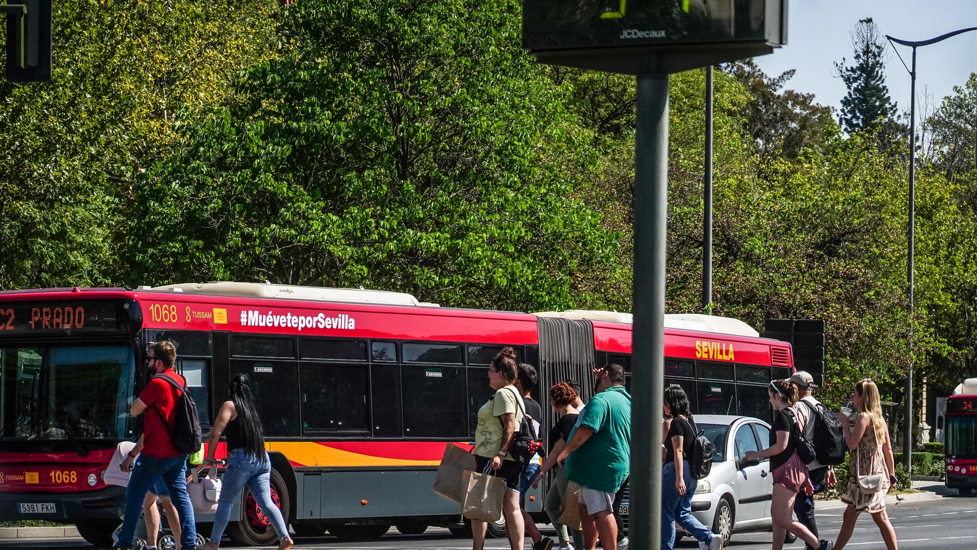 Un autobús en Sevilla en pleno verano