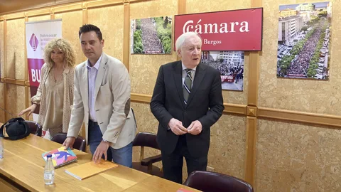 Daniel de la Rosa junto a Méndez Pozo, tras la reunión