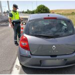 Multan a un conductor en Ávila mientras le hacían una felación
