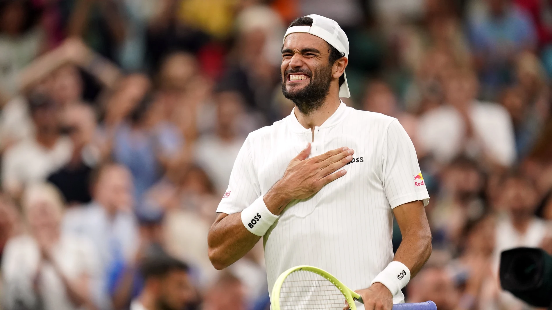08 July 2023, United Kingdom, London: Italian tennis player Matteo Berrettini celebrates victory over Germany's Alexander Zverev after their men's singles third round match on day six of the 2023 Wimbledon Championships at the All England Lawn Tennis and Croquet Club in Wimbledon. Photo: Victoria Jones/PA Wire/dpa 08/07/2023 ONLY FOR USE IN SPAIN