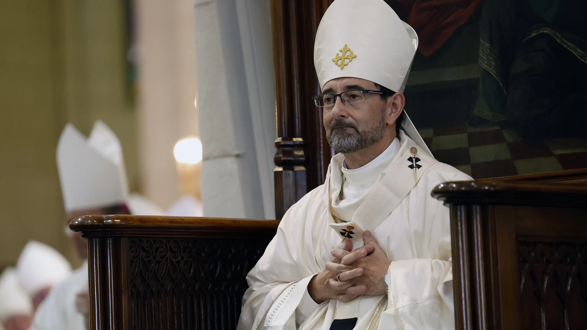 El monseñor José Cobo, nuevo arzobispo de Madrid, oficia la eucaristía con la que se da inicio su ministerio episcopal en la Catedral de Santa María la Real de la Almudena en Madrid