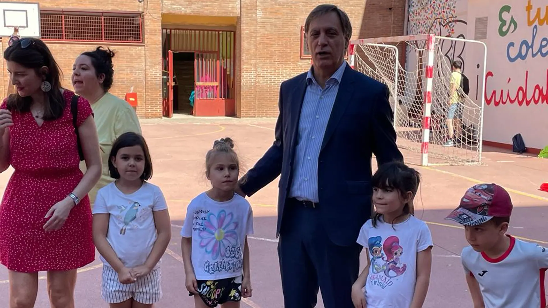El alcalde de Salamanca, Carlos García Carbayo, presenta el programa "Apúntate al Verano"