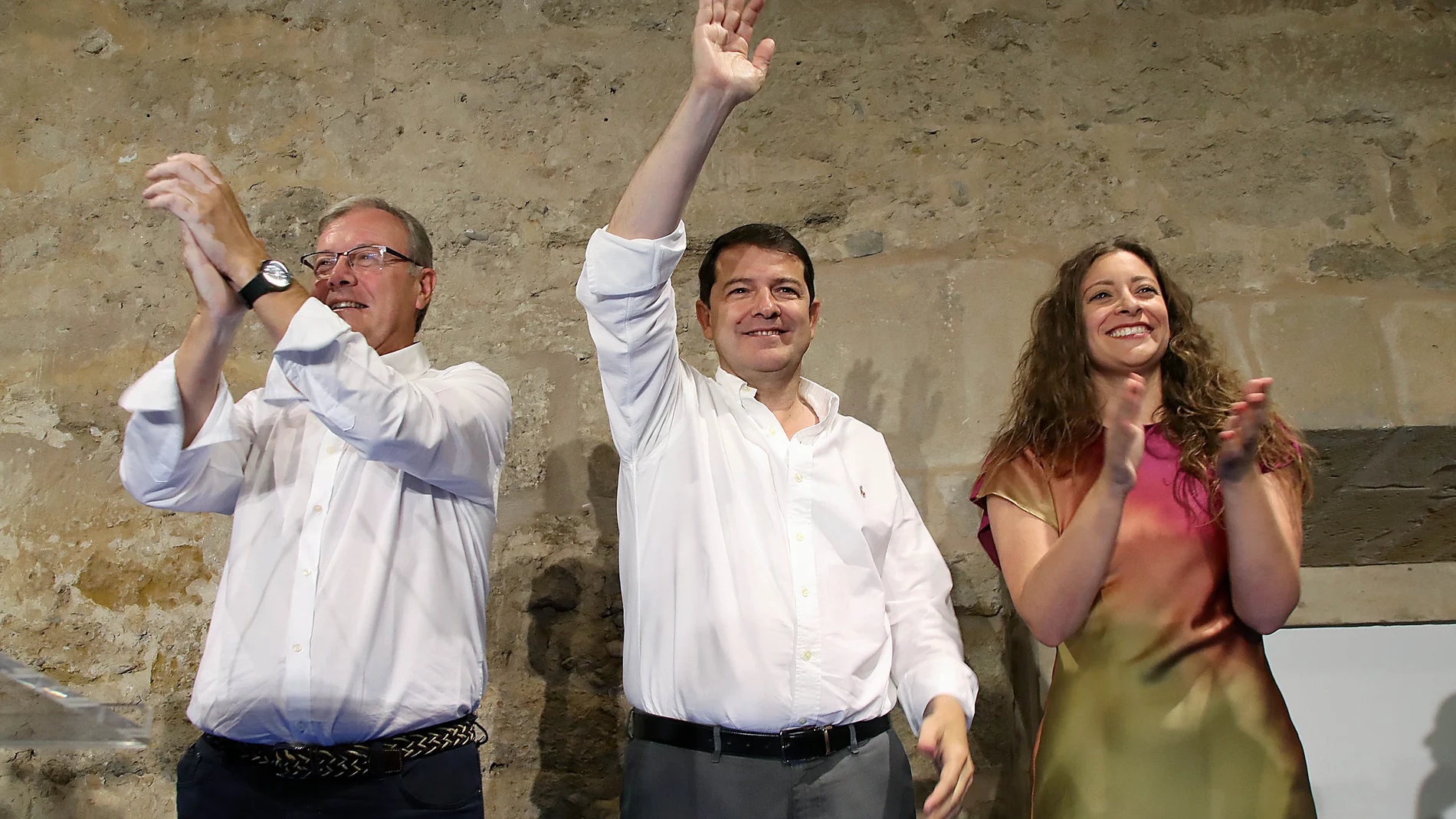 El presidente del PPCyL, Alfonso Fernández Mañueco, participa en un acto electoral junto a Esther Muñoz y el candidato al Senado, Antonio Silván