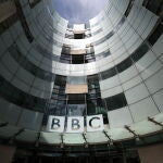 BBC presenter alleged to have paid teenager for sexual photographs taken off air