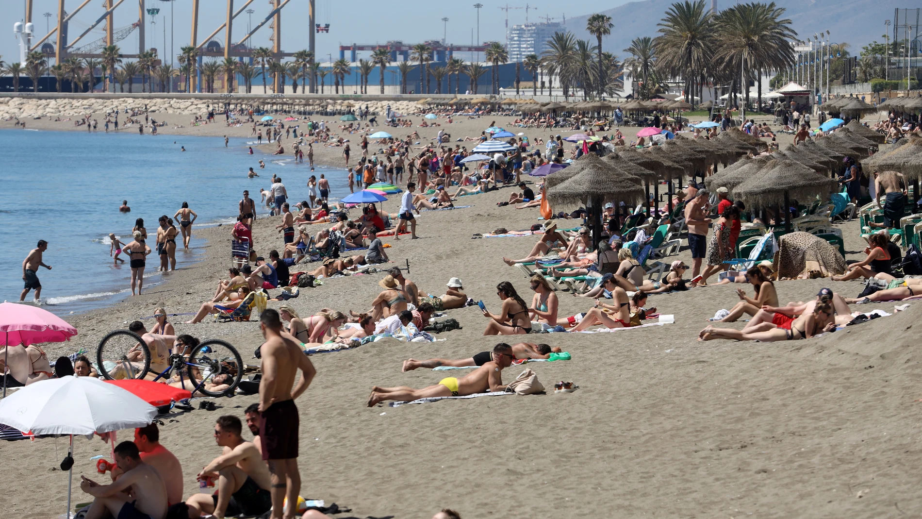 Fallecido un joven de 30 años ahogado en la playa de La Malagueta, en Málaga