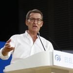 Feijóo pide no ser "cicateros" con los recursos para garantizar el voto por correo: "Nadie habla de pucherazo"