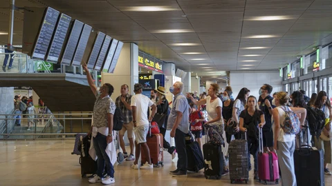 Turistas en el Aeropuerto de Madrid Barajas