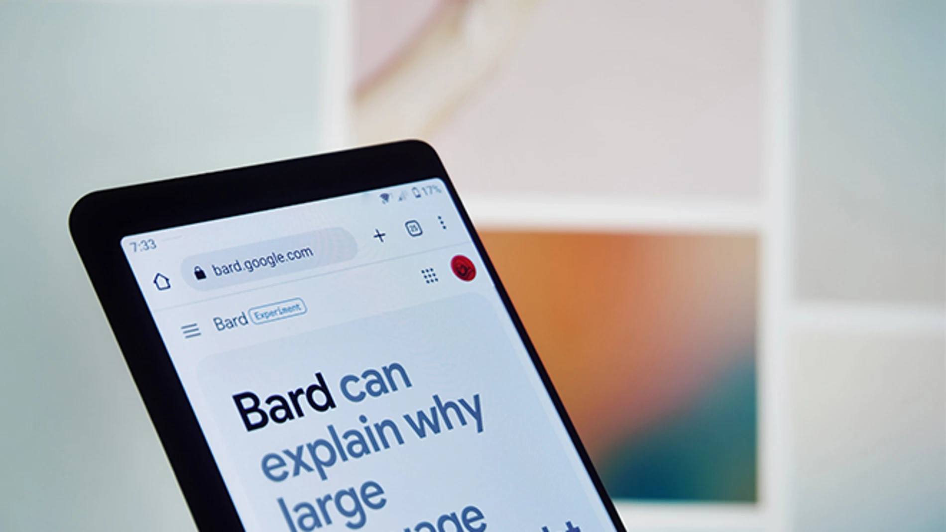 Qué puedes hacer con Bard, la IA de Google, que no puedes con ChatGPT.