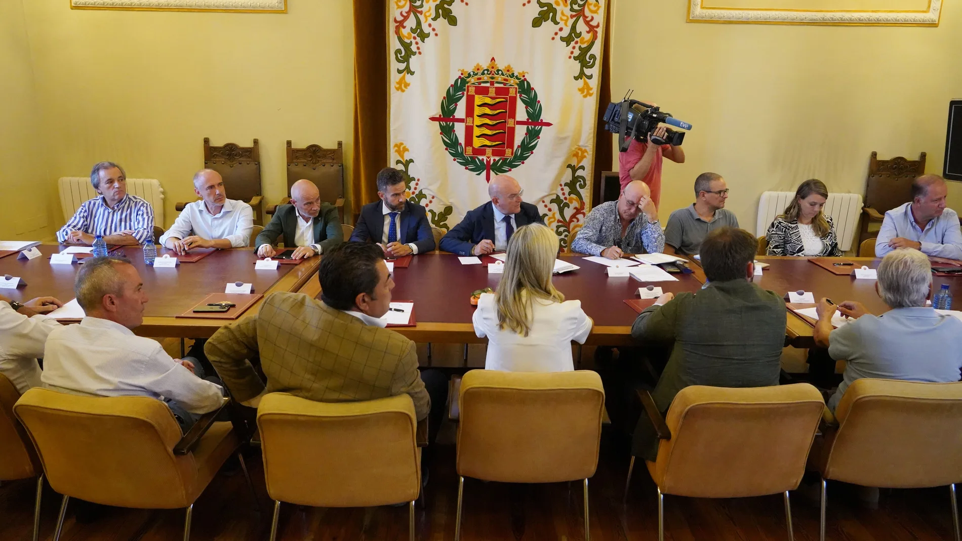 Carnero preside la Mesa del Soterramiento del tren en Valladolid recién constituida