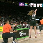 La jugadora Sabrina Ionescu bate el récord de Stephen Curry en el concurso de triples