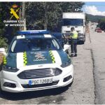 El camión camuflado de la Guardia Civil, tras detectar a un infractor