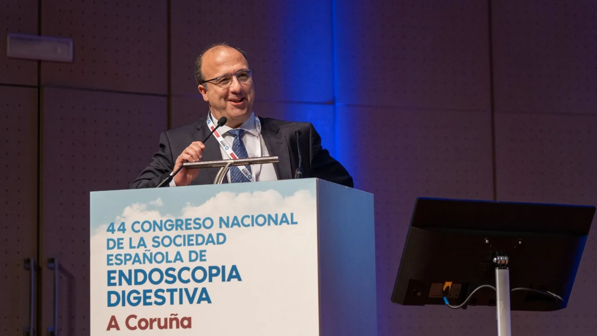 Manuel Pérez Miranda, jefe del Servicio de Digetsivo del Hospital Río Hortega de Valladolid, durante la entrega de la Medalla de Oro de la Sociedad Española de Endoscopia Digestiva (SEED)