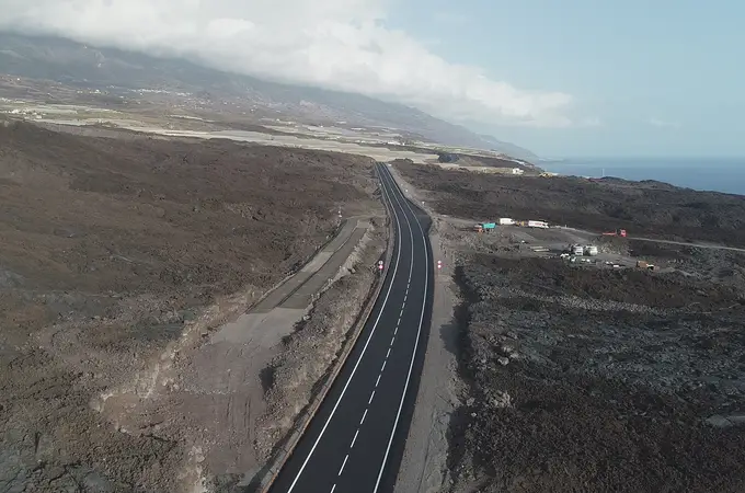 La carretera de La Palma sobre laderas de lava, el gran desafío de ACS