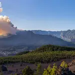 Incendios.- Continúan los trabajos en la zona alta del incendio de La Palma para evitar la progresión hacia la Caldera