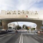 Trabajos de acondicionado en el conocido Arco de Marbella