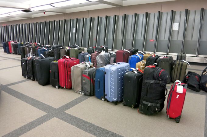 Muchas aerolíneas cobran suplementos por cada pieza de equipaje de mano que llevamos