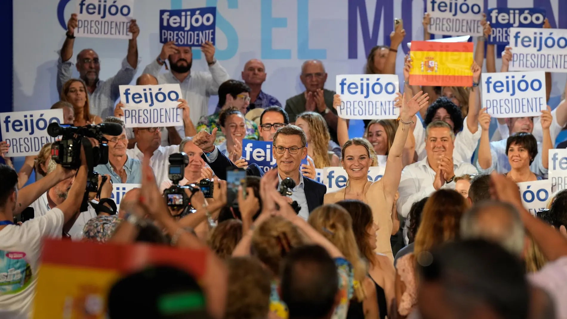 El líder del PP, Alberto Núñez Feijóo, ayer en Palma de Mallorca con la presidenta de las Islas Baleares, Marga Prohens