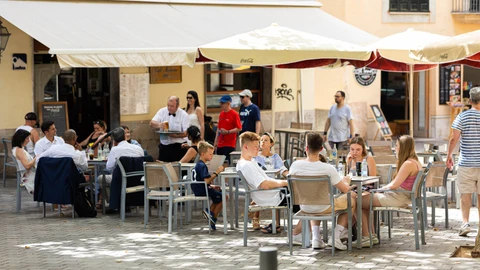 Las actividades más realizadas este verano han sido salir de restaurantes e ir de compras