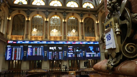 El Ibex 35 se ancla en los 9.400 puntos en la apertura, a la espera del arranque de resultados