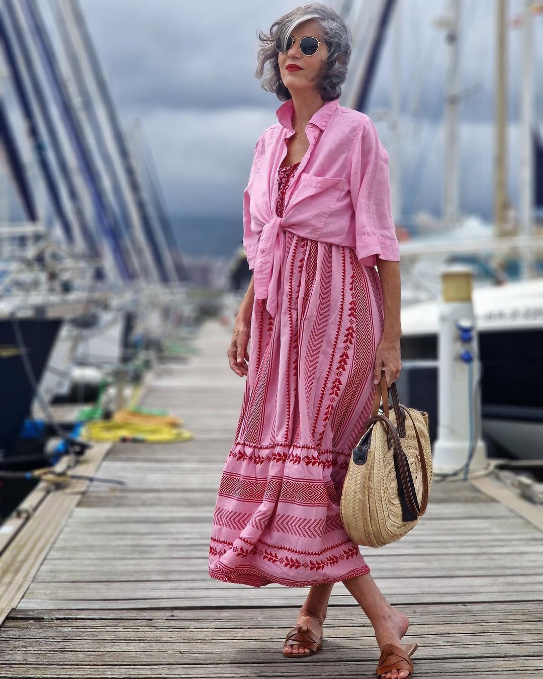 El de crochet con lista de espera de Zara es el que mujeres 50+ llevan con rosa