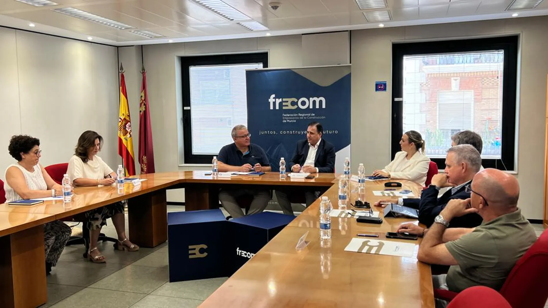 Reunión entre los representantes de Frecom y los candidatos del PP al Congreso y Senado
