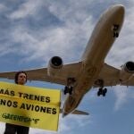 Los billetes de tren son de media el doble de caros que de avión en Europa, pese a contaminar más, según Greenpeace