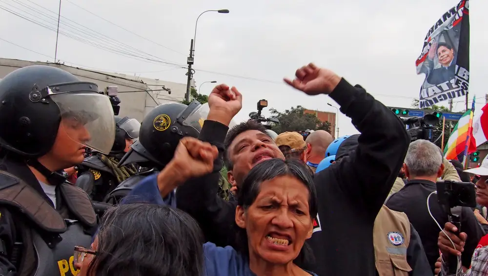 AMP.- Perú.- Al menos seis detenidos y ocho heridos en Perú durante la tercera 'Toma de Lima' contra Boluarte