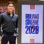 MADRID.-El Atlético de Madrid renueva a Giuliano Simeone hasta 2028 y le cede al Deportivo Alavés hasta final de temporada
