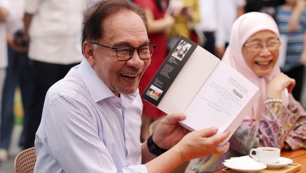 Malaysian Prime Minister Anwar Ibrahim visits Vietnam