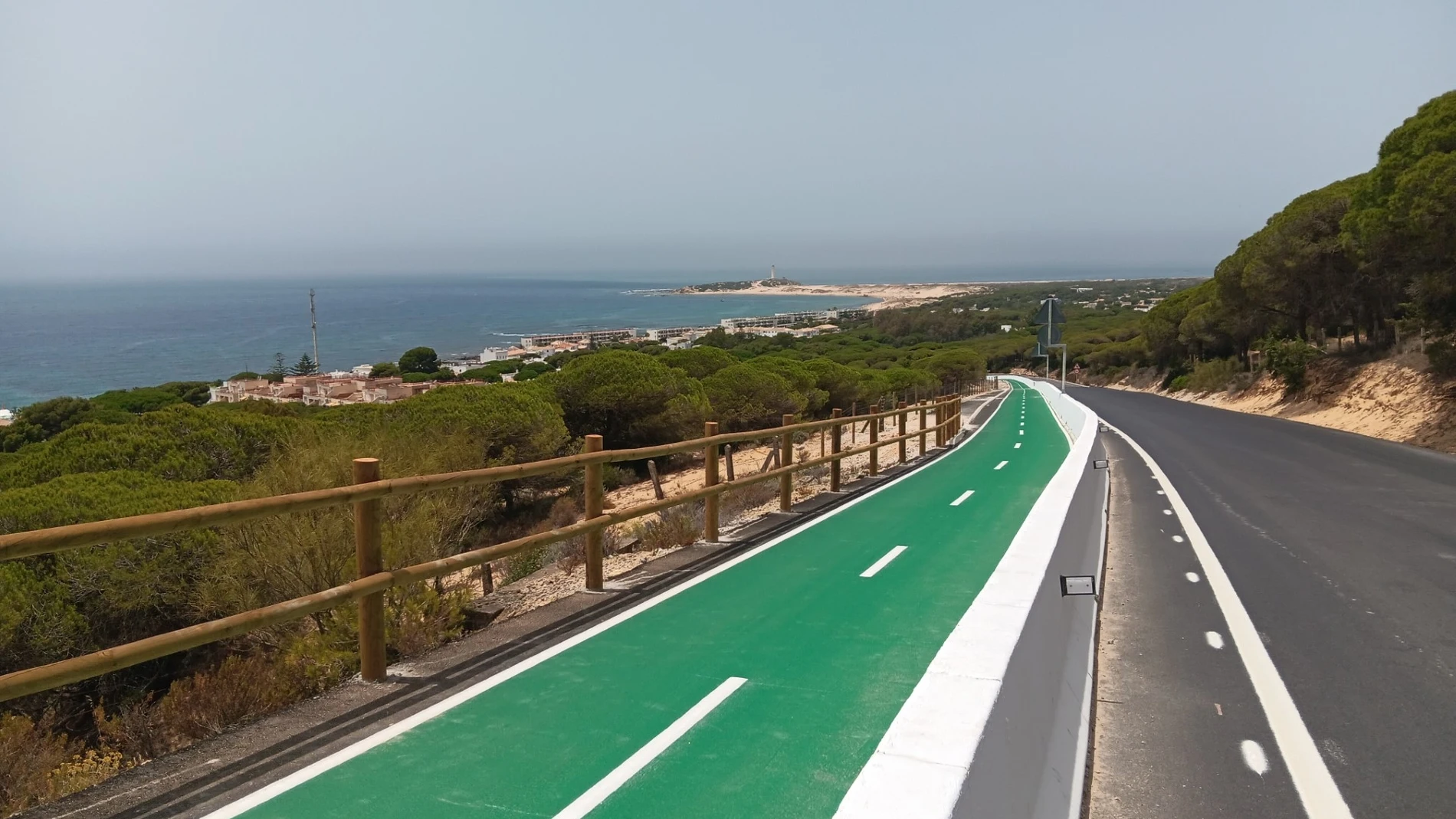 Ruta ciclista que conecta Barbate con Los Caños, en Cádiz, con fastuosas vistas del Parque Natural de La Breña