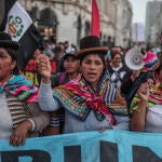 Los manifestantes organizan una vigilia "por la democracia" en Lima
