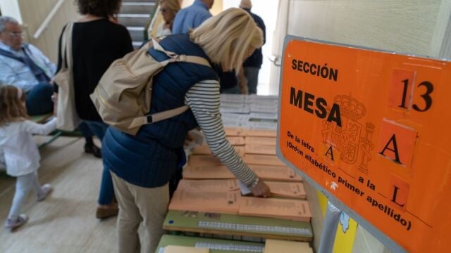 MURCIA.-23J.-Más de 100 policías locales y de 200 empleados municipales velarán por el desarrollo de las elecciones en Cartagena