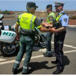 La Guardia Civil patrulla con agentes de otros países para proteger a los turistas en Canarias