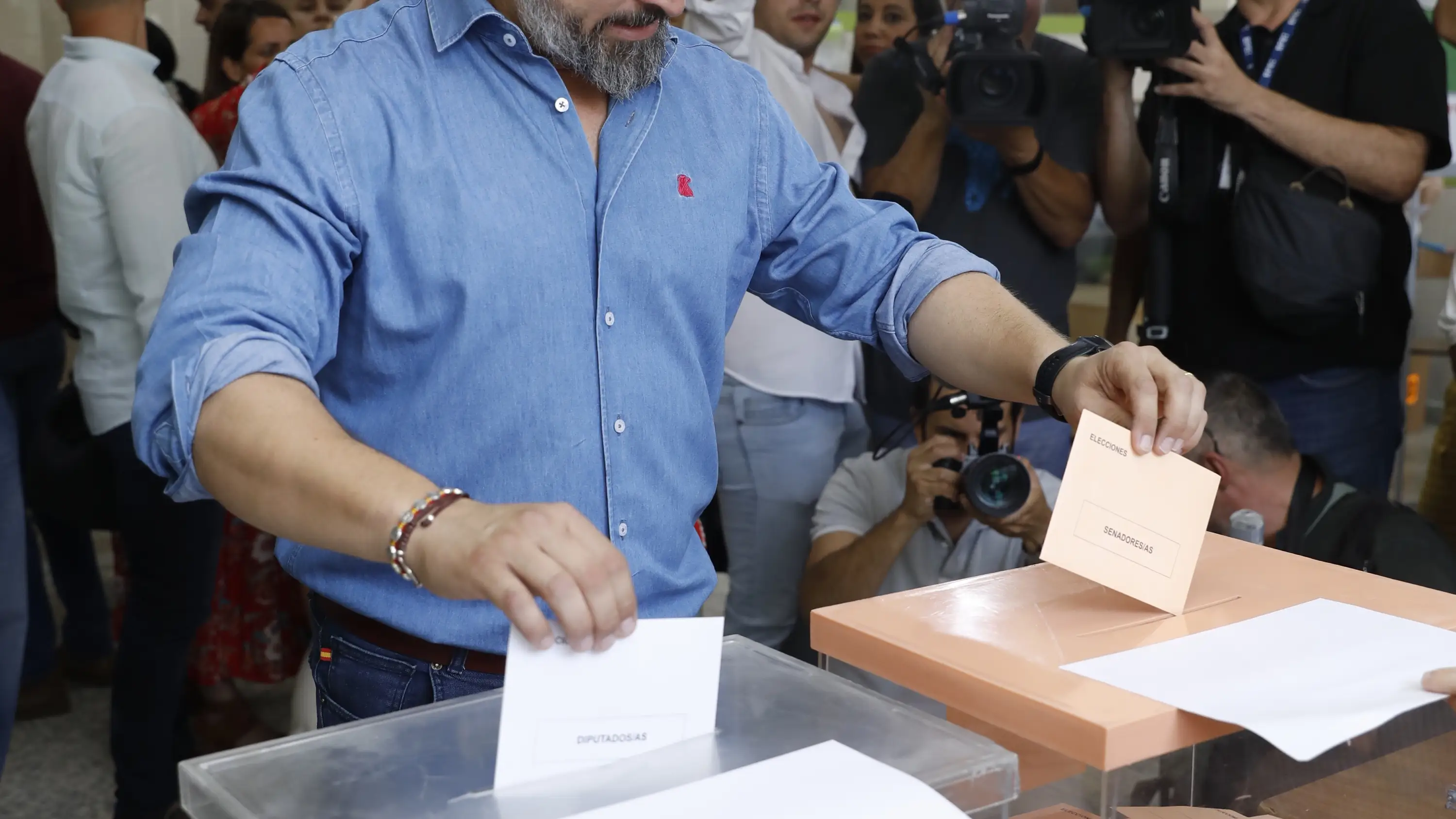 Elecciones 23J. Votacion de Santiago Abascal. © Jesús G. Feria.