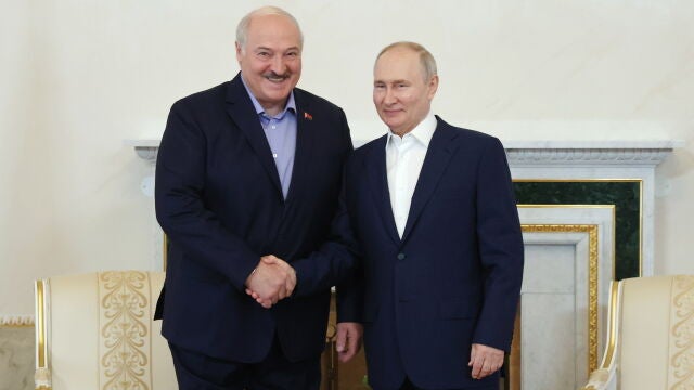 Russian President Putin meets with Belarusian counterpart Lukashenko