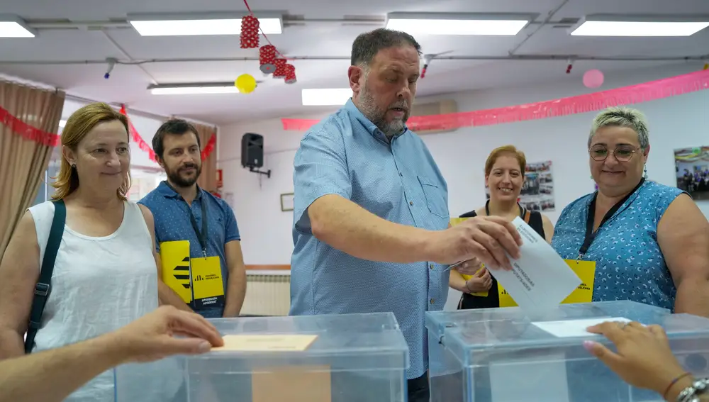 Oriol Junqueras acude a votar 