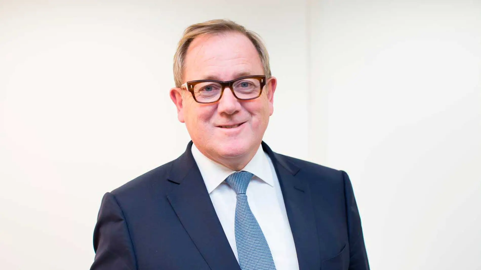 Como CEO de IWG plc, una empresa líder mundial en soluciones de trabajo híbrido para diversas empresas