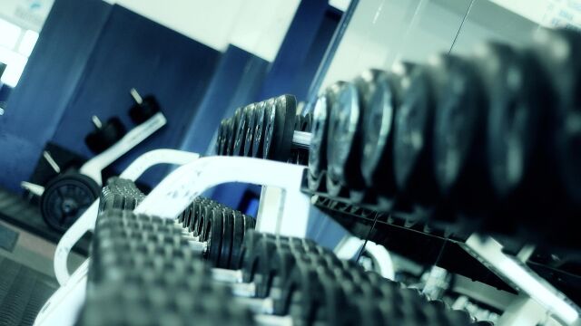 Este es el riesgo psicológico de obsesionarse con el gimnasio