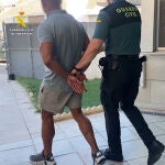 La Guardia Civil detiene a un fugitivo buscado internacionalmente por delitos relacionados por tráfico de drogas y armas