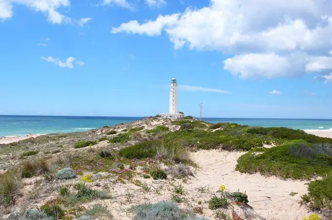 Esta playa de aguas turquesas en Cádiz esconde un gran peligro