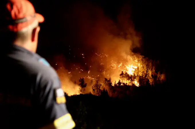El Gobierno aprueba el estatuto de bomberos y agentes forestales: en qué consiste