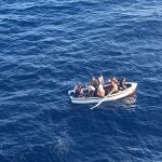 Rescatadas 22 personas llegadas este domingo en patera al sur de Ibiza
