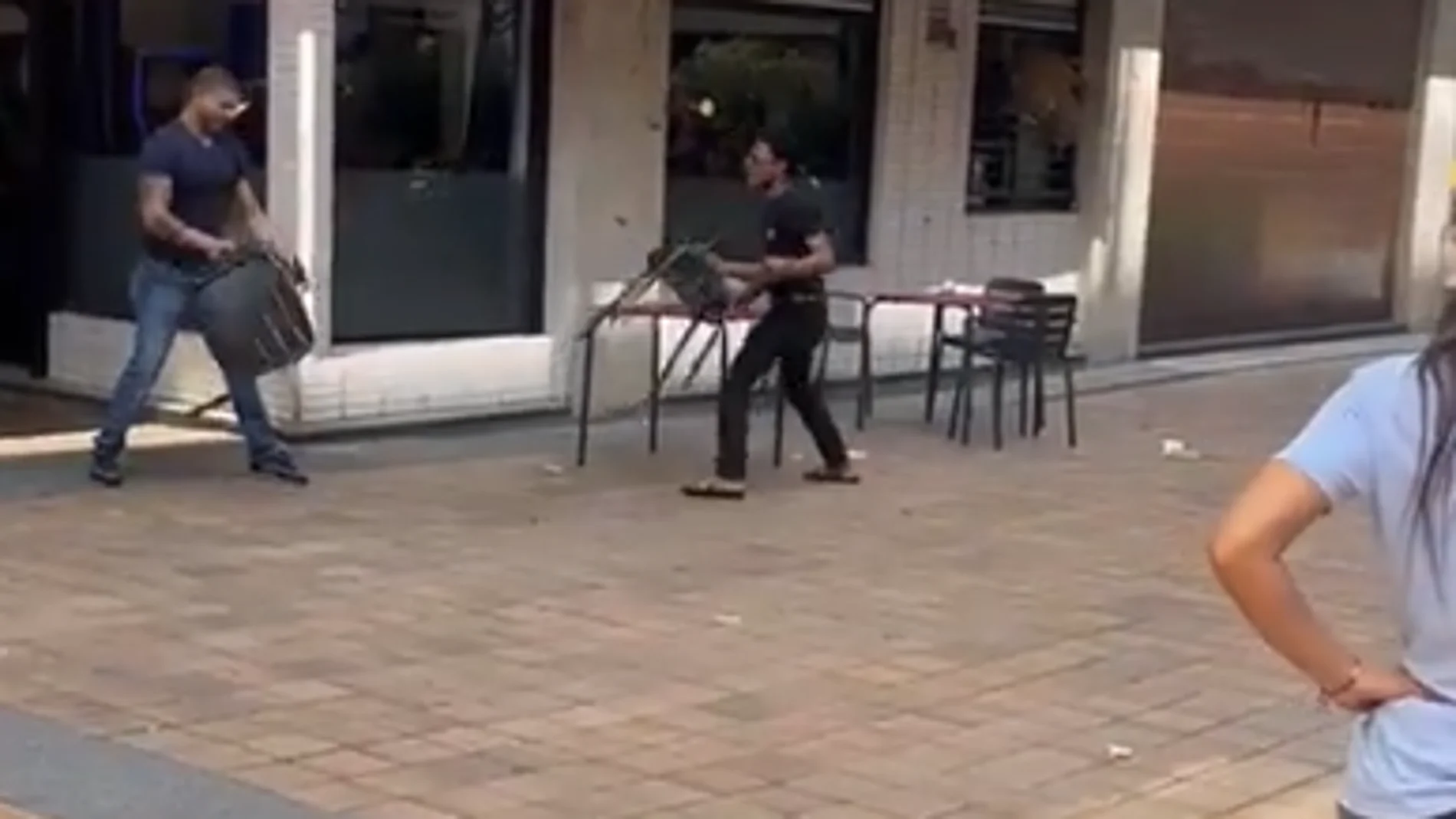 Detienen a hombre por atacar a un camarero con un cuchillo en San Sebastián