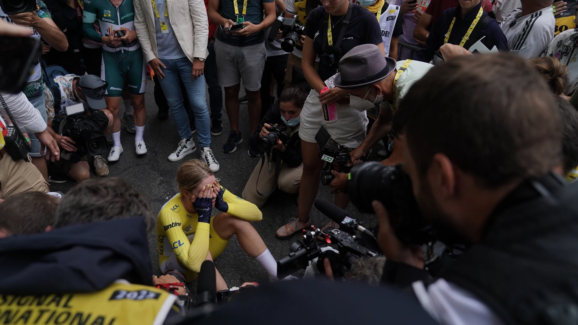 Demi Vollering llora después de conquistar el Tour de Francia 2023. A.S.O. 30/07/2023