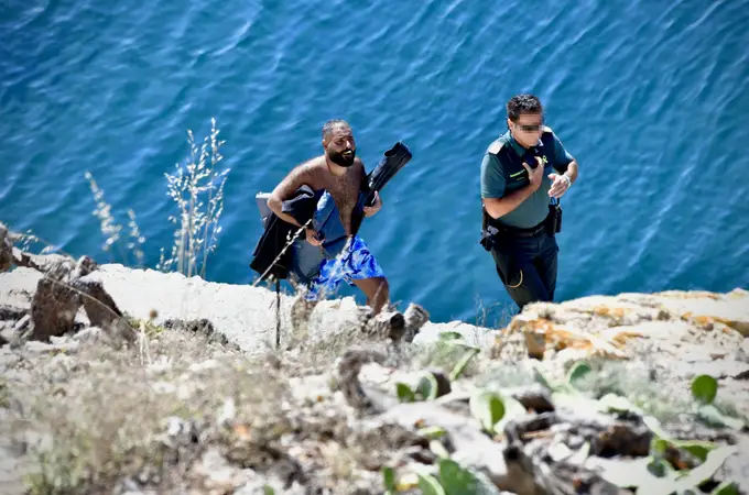 Tres inmigrantes interceptados cuando intentaban entrar a nado en Ceuta 
