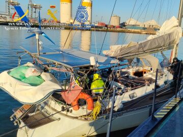 Un velero con 2.000 kilos de cocaína es interceptado a 55 kilómetros de la costa española